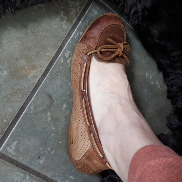 Merrell vibram sole leather slide on loafers. Size 9 womens - Picture 3 of 5